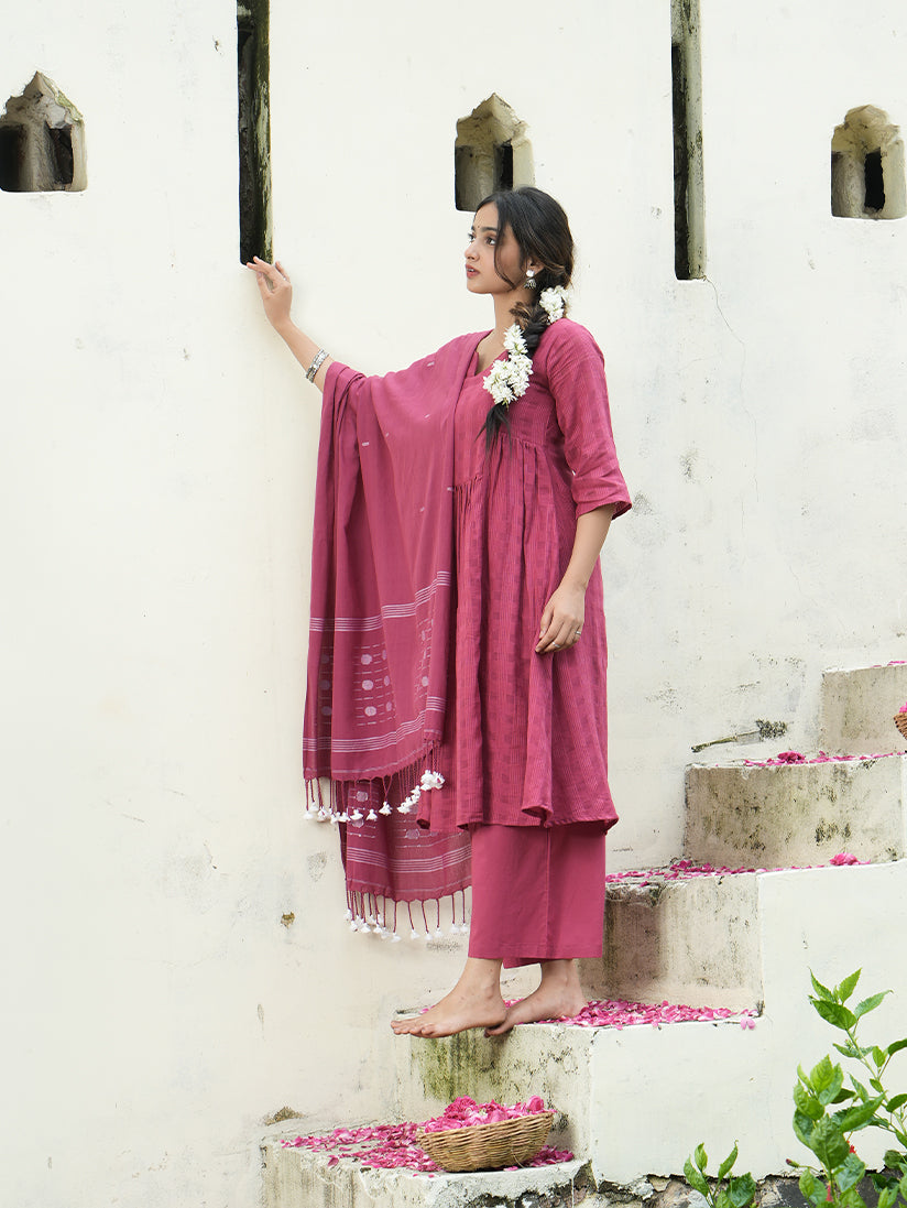 Gulabi Phool Kurta Set with Dupatta