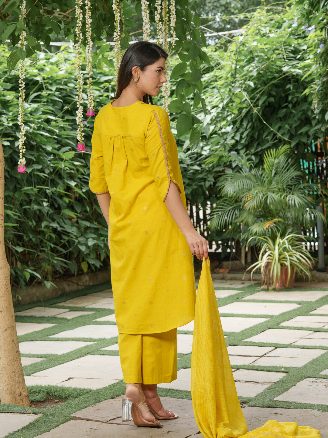 Surmai Subah Kurta Set