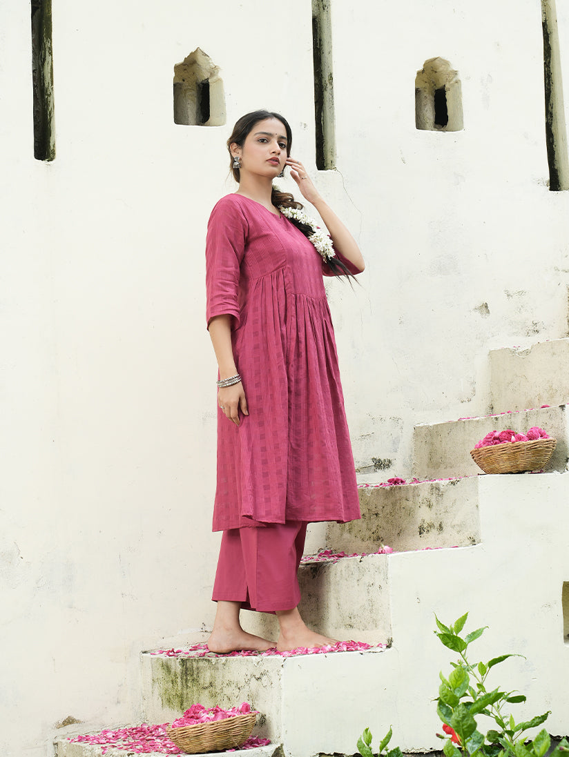 Gulabi Phool Kurta Set