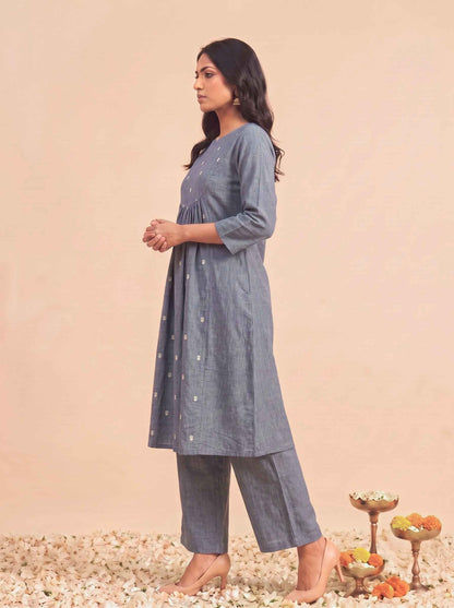 Ira Kurta Set